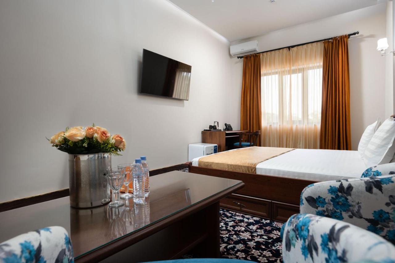 Aqua Hotel Taškent Exteriér fotografie